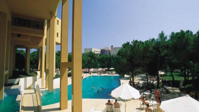 CORiNTHiA EXCELCiSOR HOTEL