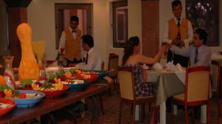 CORiNTHiA EXCELCiSOR HOTEL