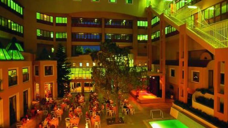 CORiNTHiA EXCELCiSOR HOTEL