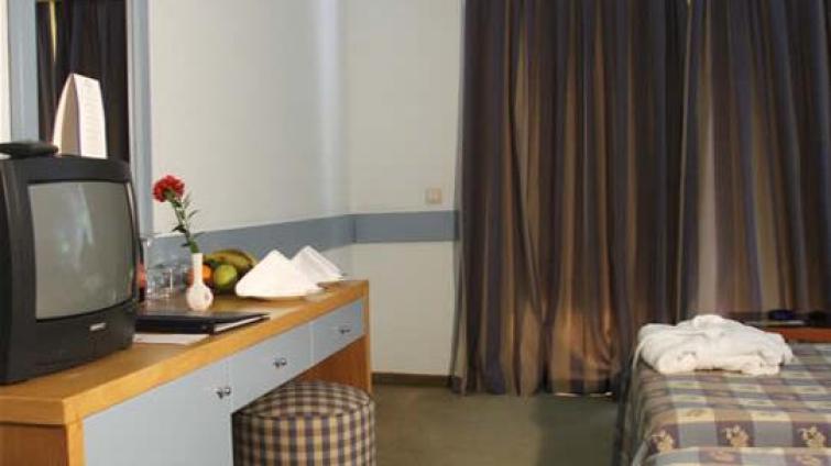 CORiNTHiA EXCELCiSOR HOTEL